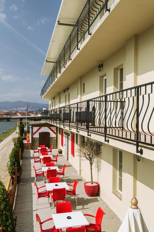 Vila Nicole Hateg Exterior photo